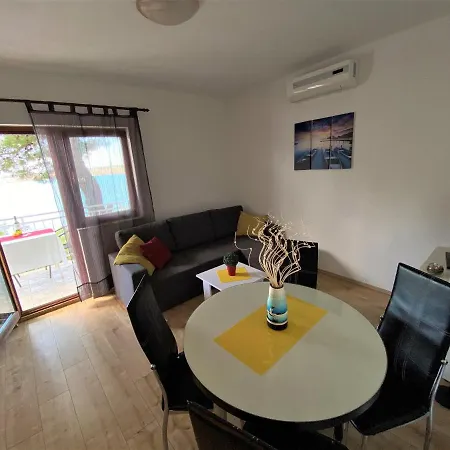 Διαμέρισμα Bartol With Free Bikes Τρογκίρ