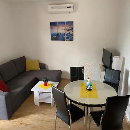 Διαμέρισμα Bartol With Free Bikes