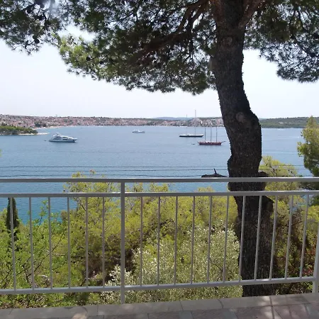Apartament Bartol With Free Bikes And Great Local Food Trogir