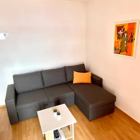 Bartol With Free Bikes Τρογκίρ