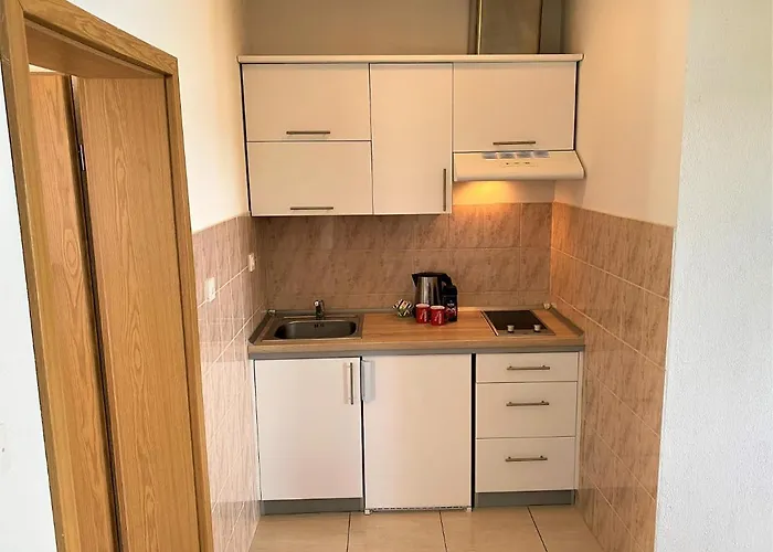 Bartol With Free Bikes 트로기르