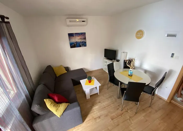 Apartamento Bartol With Free Bikes Trogir