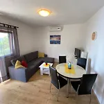 דירה Bartol With Free Bikes