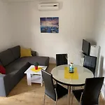 דירה Bartol With Free Bikes