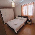 Bartol With Free Bikes דירה